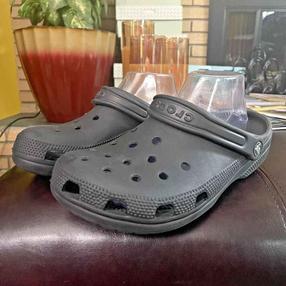 Crocs Clogs Women Size 8 Men Size 6 Black